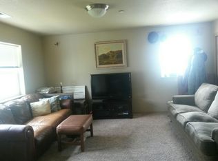 2035 SE Azalea Ave #UPSTAIRS, Warrenton, OR 97146