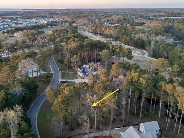 151 Heron Pointe Dr, Cape Charles, VA 23310