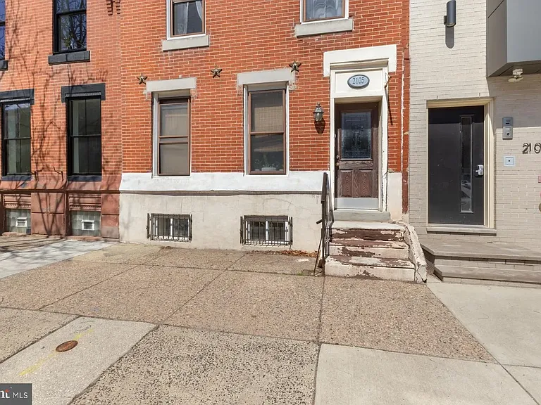 2105 Christian St — Photo 15