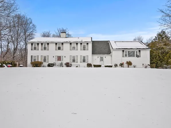 8 Sunrise Ave, Leominster, MA 01453