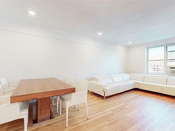 5th image of 6411 99th St APT 318