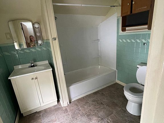 4th image of 4495 Verona St