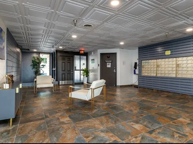 Riverview Apartments — Photo 4