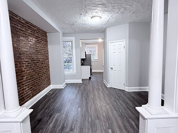 5th image of 2630 Ashland Ave