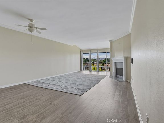 3rd image of 12830 Burbank Blvd Unit 305