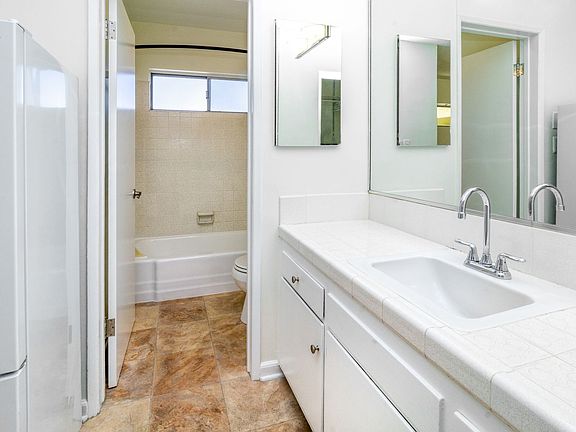 4th image of 1701 Washington Way #11