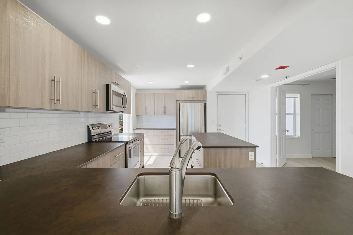 Building Photo - 3901 S Flagler Dr #603