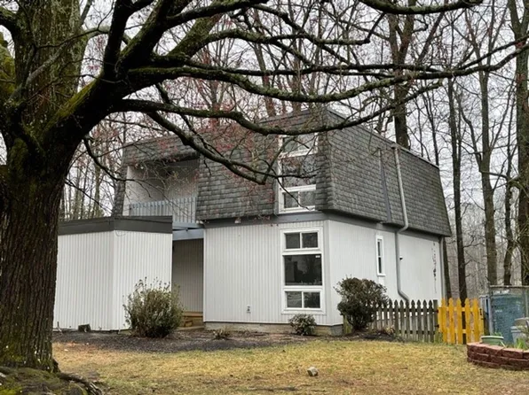 12706 Torrington St, Woodbridge, VA 22192