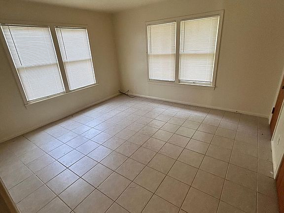 5th image of 812 N Erskine St
