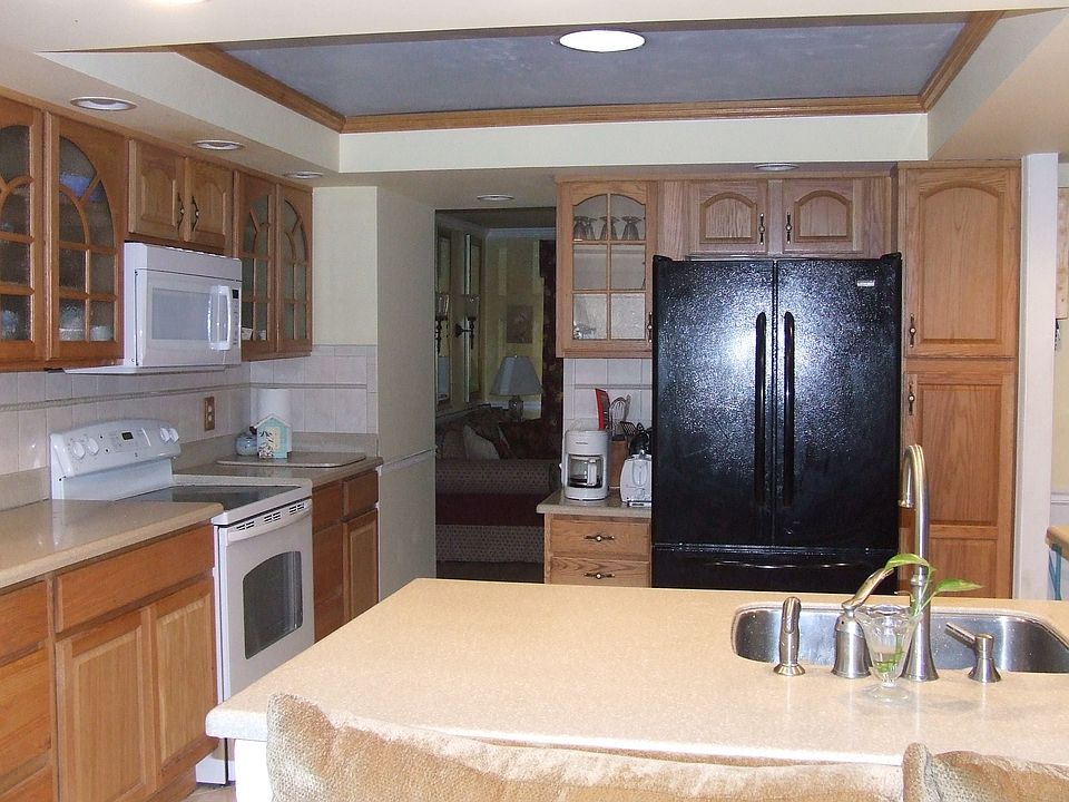 Kitchen & bar