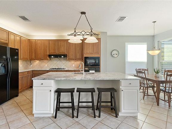 3rd image of 1512 Homewood Cir