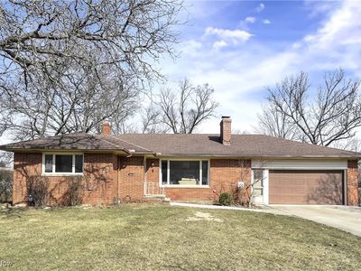 2396 Hillcrest Ln, Parma, OH, 44134