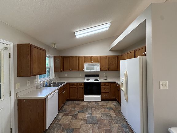 5th image of 375 Brookfield Dr