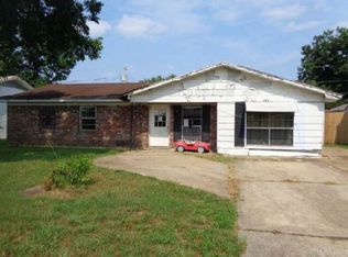 1132 Barnes Ave, Clarksdale, MS 38614