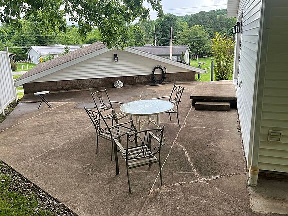 4th image of 1504 Brushy Fork Rd