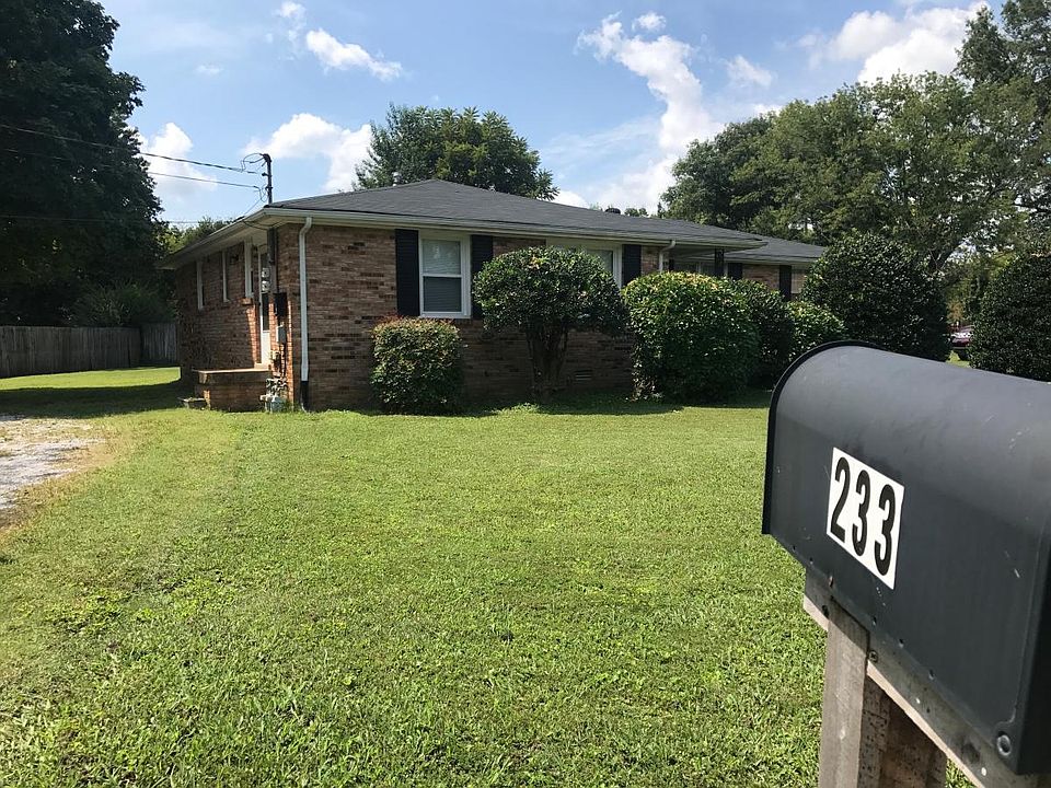 1st image of 233 Camelot Dr
