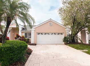 4 Governors Ct, Palm Beach Gardens, FL 33418