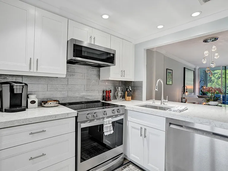 106 Royal Park Dr #2A — Photo 18