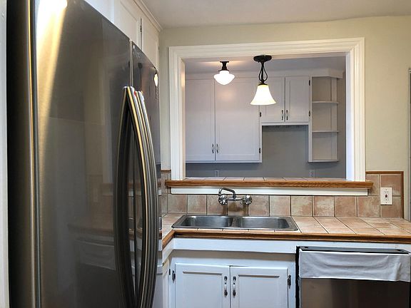 3rd image of 1334 Felton St