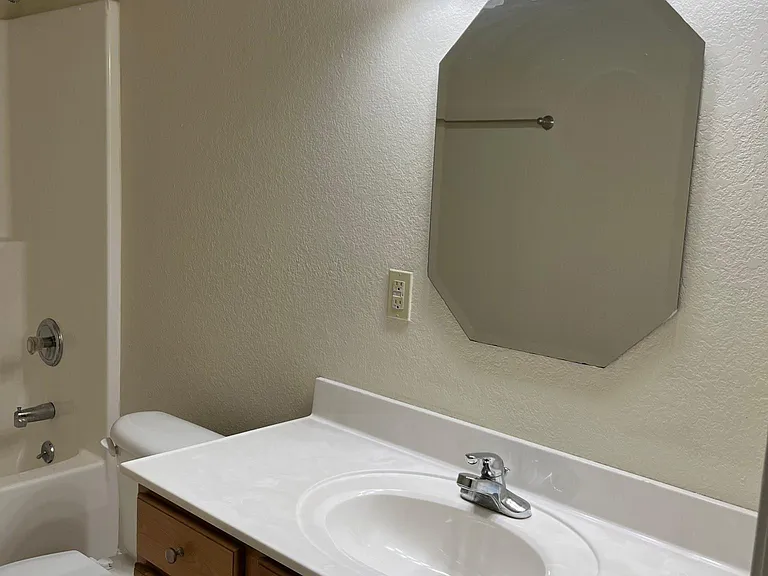 6742 Boston Dr — Photo 7