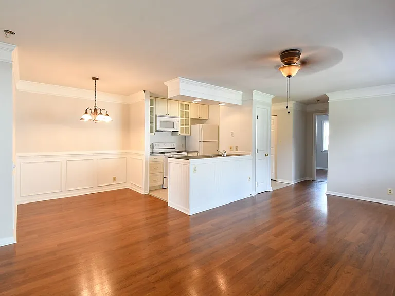 102 Chesterfield Ln #201 — Photo 26