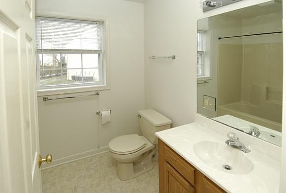 Photos are of a similar unit; the unit available to rent has updated carpet and vinyl.