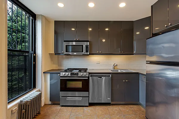 Rented by Corcoran | media 2