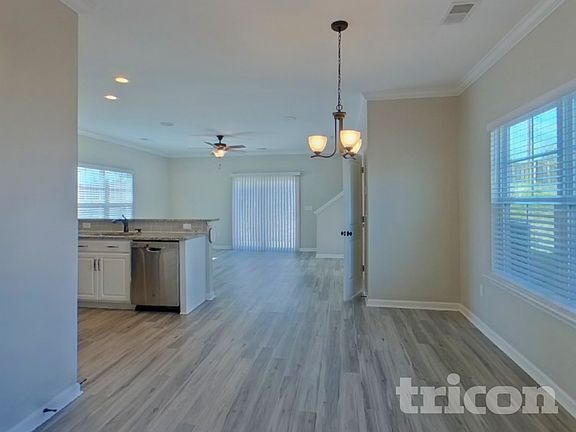 4th image of 437 N Ivestor Ct