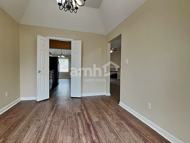 1146 Red Fern Cir E — Photo 8