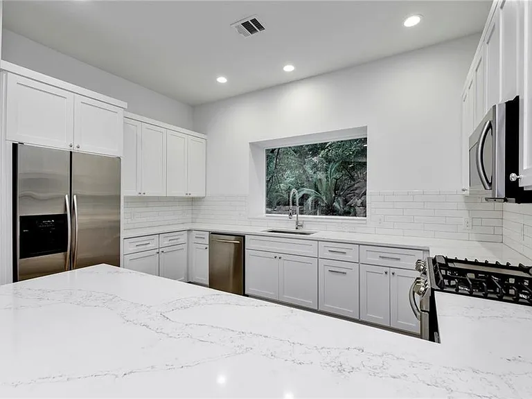 6030 Mount Bonnell Cv #DOWNSTAIRS — Photo 7