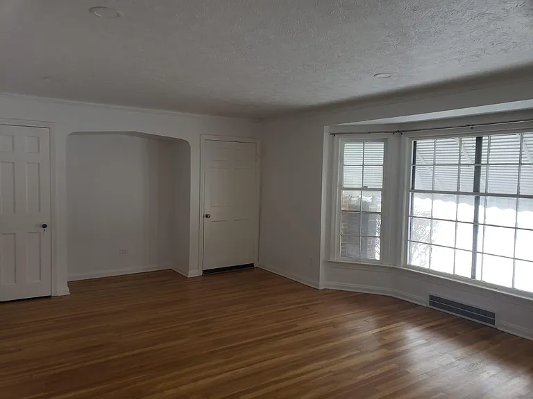 2383 Ashurst Rd — Photo 3