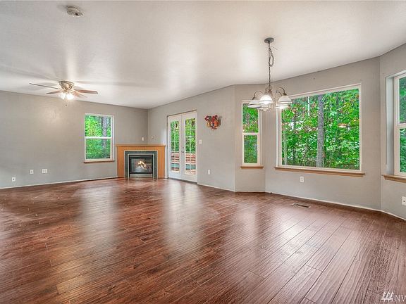 5th image of 18416 Blue Hills Dr SE