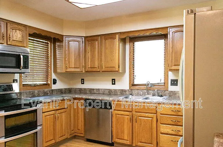 113 Brittany Ln — Photo 11