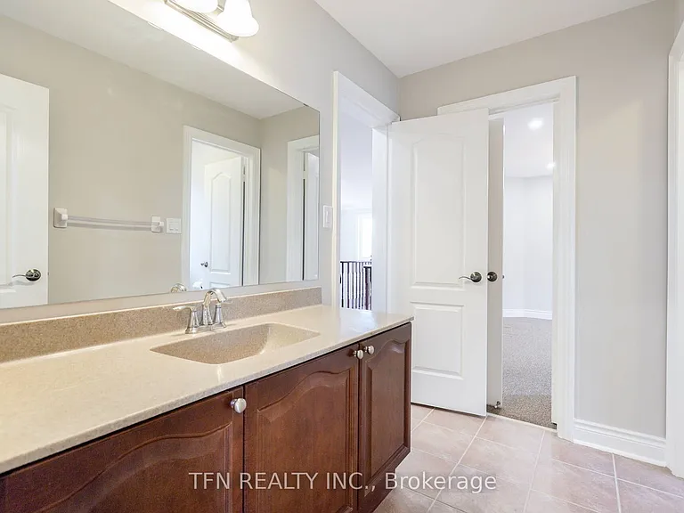 1648 Pennel Dr #UPPER — Photo 33