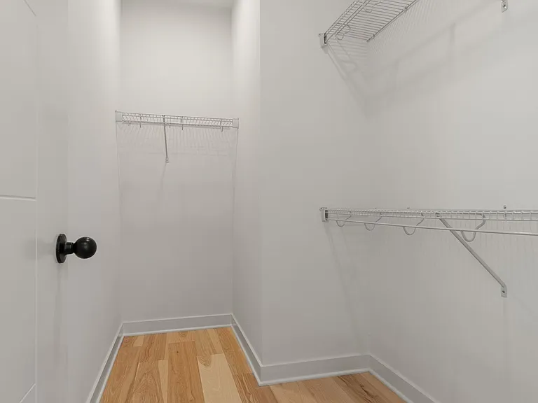 321 Douglas Ave — Photo 5