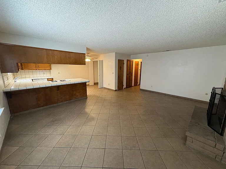 1748 E Laura Ave — Photo 13