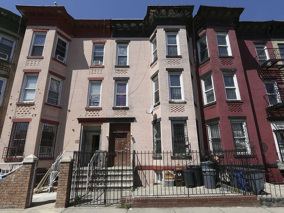 1st image of 1855 Park Pl