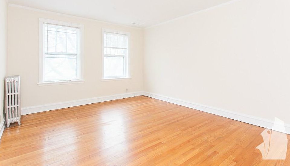 1st image of 858 N Hermitage Ave APT 1