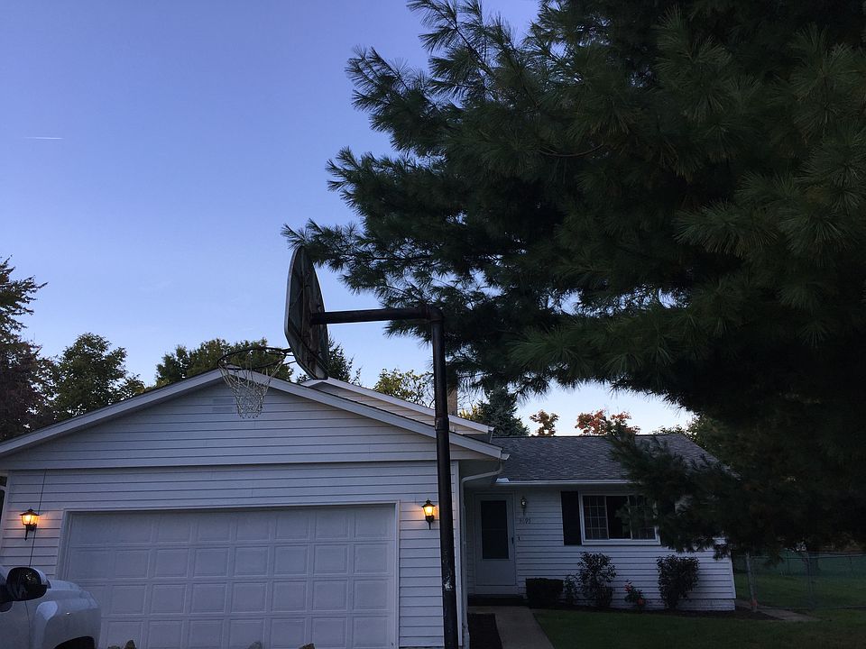 1st image of 3695 Carlisle Dr