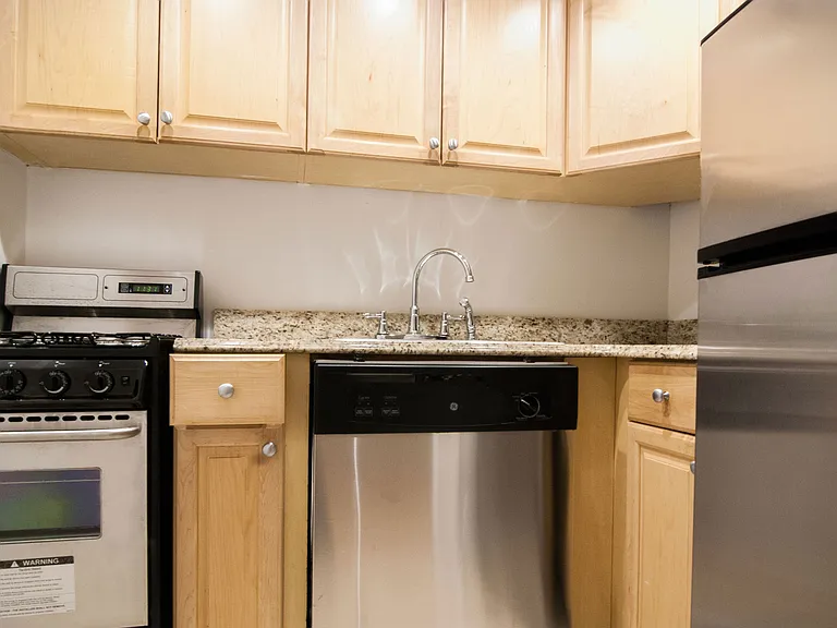 145 W 58th St #4H — Photo 10