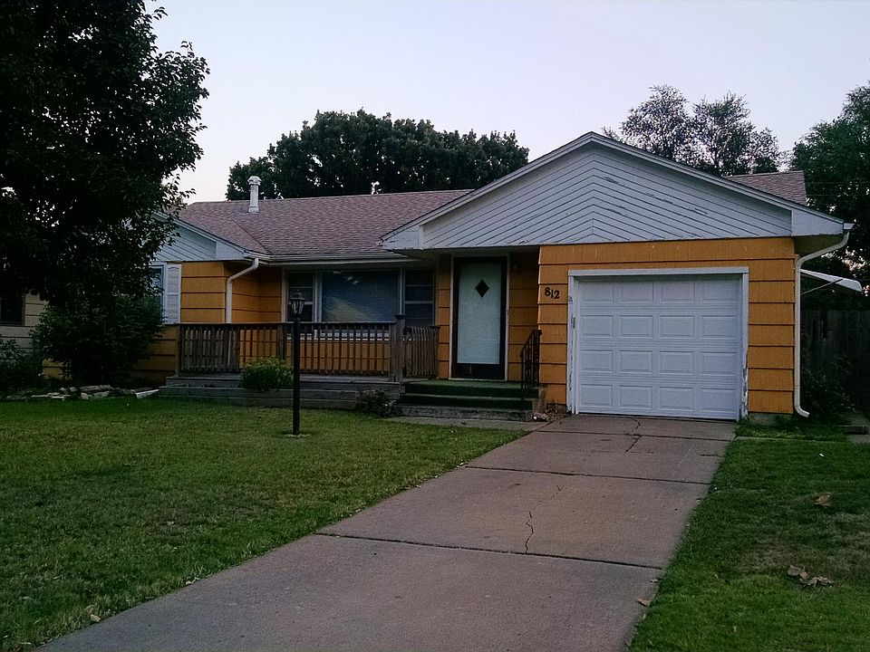 1st image of 812 E Kirwin Ave