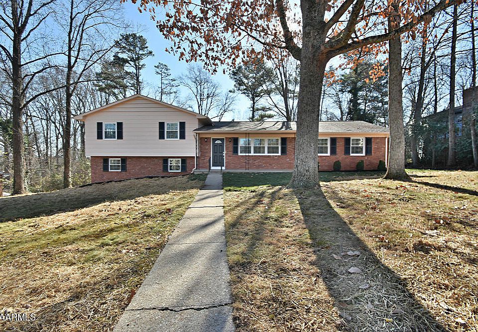 1st image of 7900 Luxmore Dr