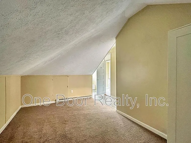 1107B Richmond Rd — Photo 9