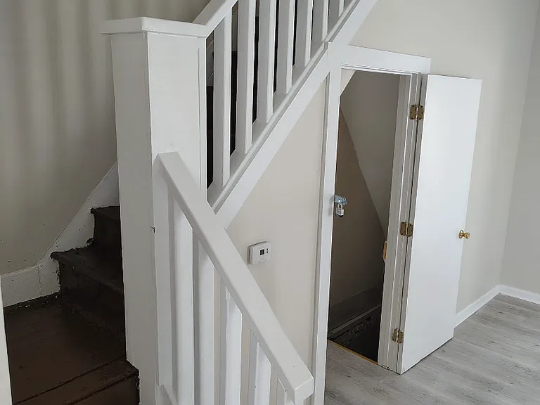 30 N Bradley Ave — Photo 3