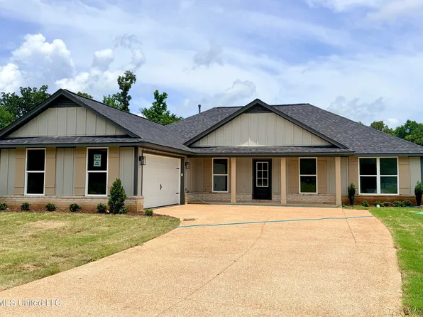 60 Farley Rd, Byhalia, MS 38611
