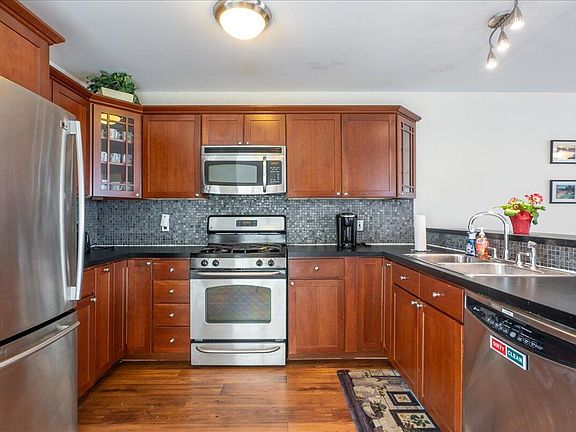 5th image of 16 1st South Street