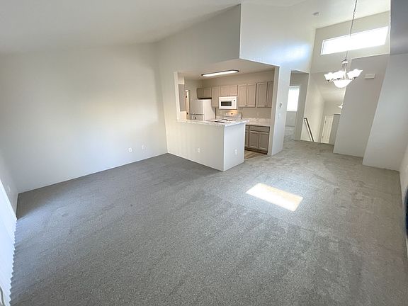3rd image of 5513-5515 N Hills Dr #5517