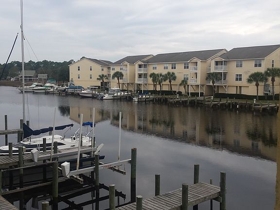 2nd image of 2421 Beachview Dr APT A21