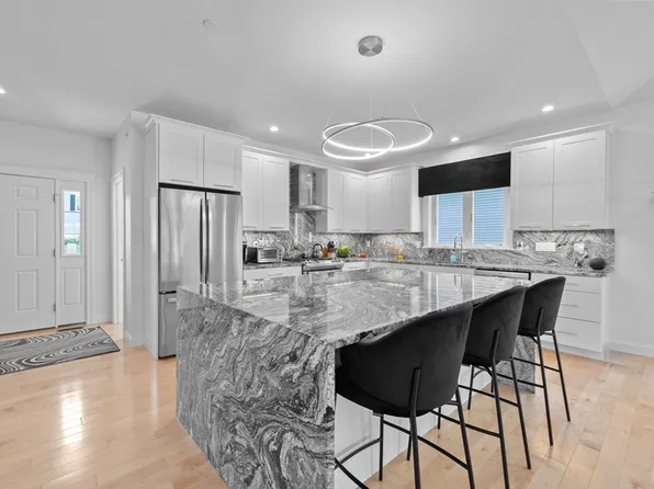 98 Front 9 Dr #98, Haverhill, MA 01832