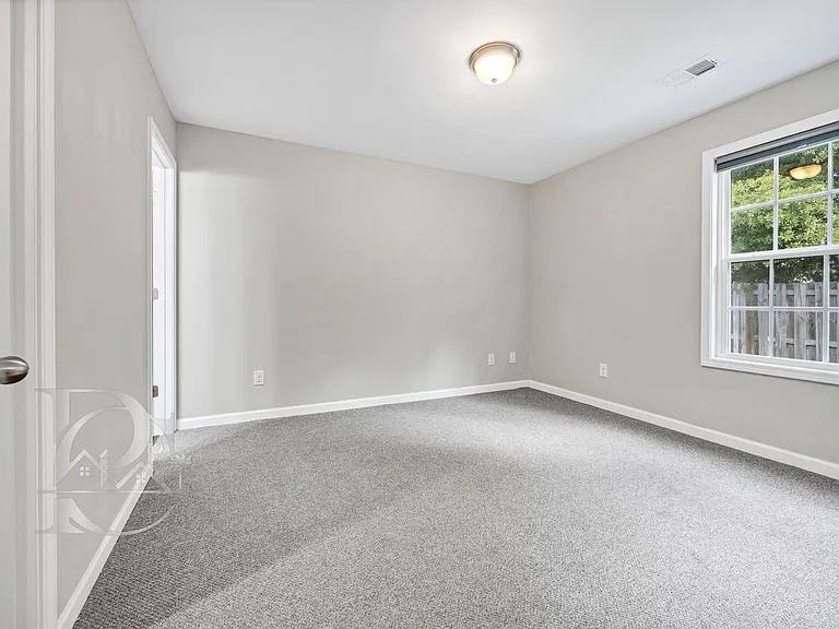 107 Nobility Dr — Photo 11